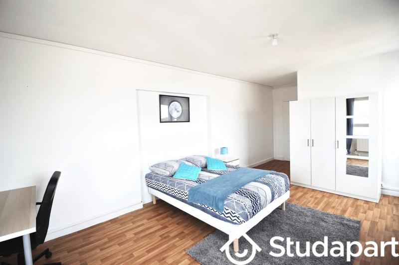 Chambre - 11 m² - 1 pièce