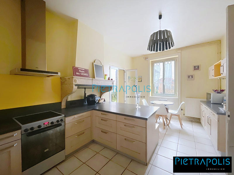 Maison ancienne - 223 m² - 8 pièces