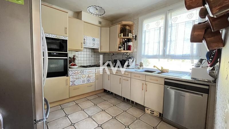 Maison - 95 m² - 5 pièces