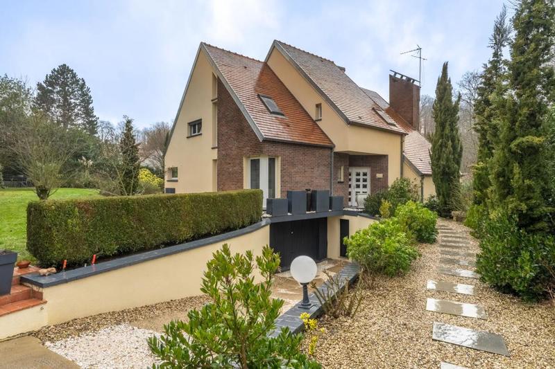 Maison d'architecte - 205 m² - 8 pièces