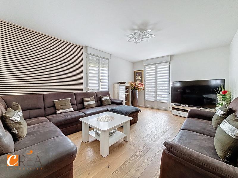 Maison - 220 m² - 12 pièces