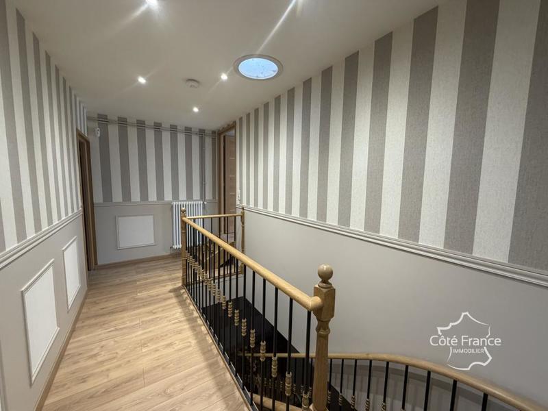 Demeure - 418 m² - 14 pièces