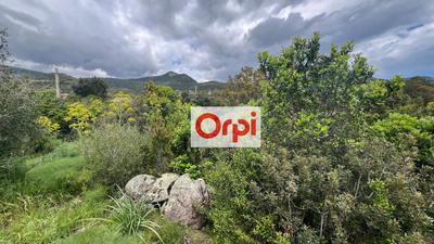 Terrain constructible - 1 764 m²