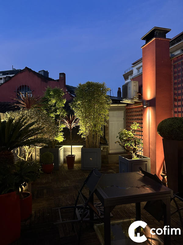 Maison - 230 m² - 6 pièces