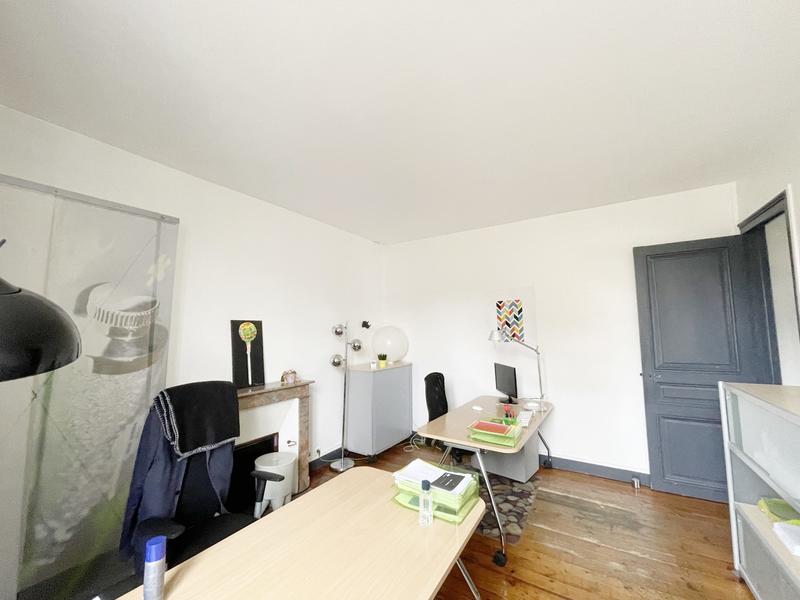 Maison - 241 m² - 8 pièces