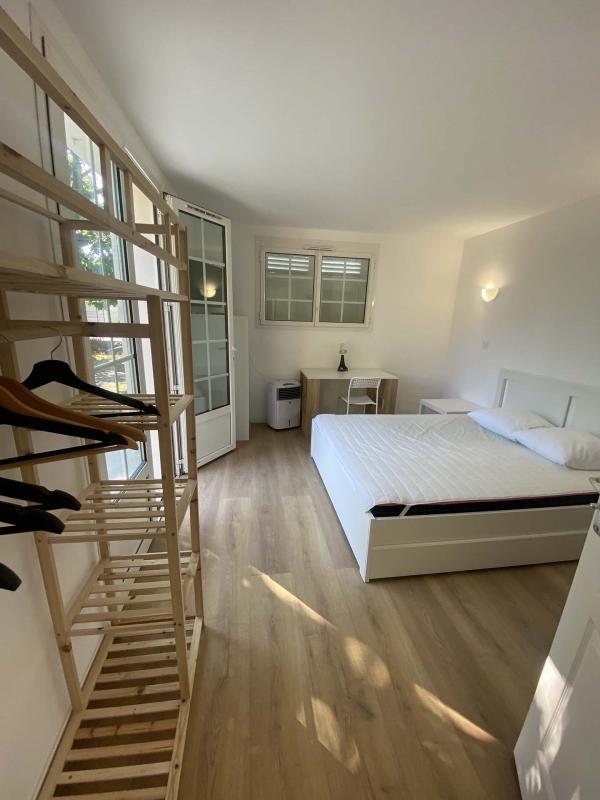 Maison - 210 m² - 10 pièces