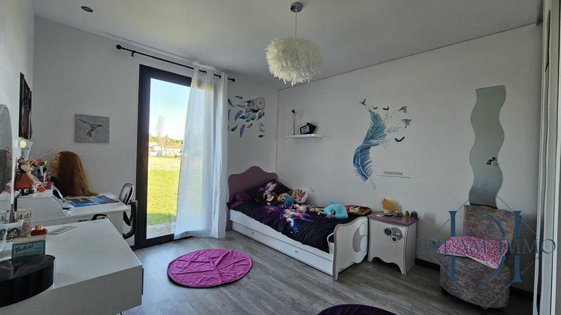 Maison - 235 m² - 6 pièces