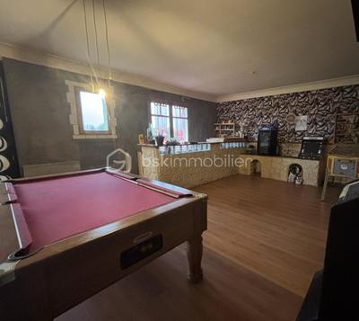 Pavillon - 245 m² - 7 pièces