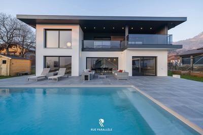 Maison contemporaine - 182 m² - 6 pièces