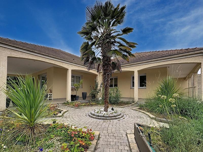 Villa - 210 m² - 7 pièces