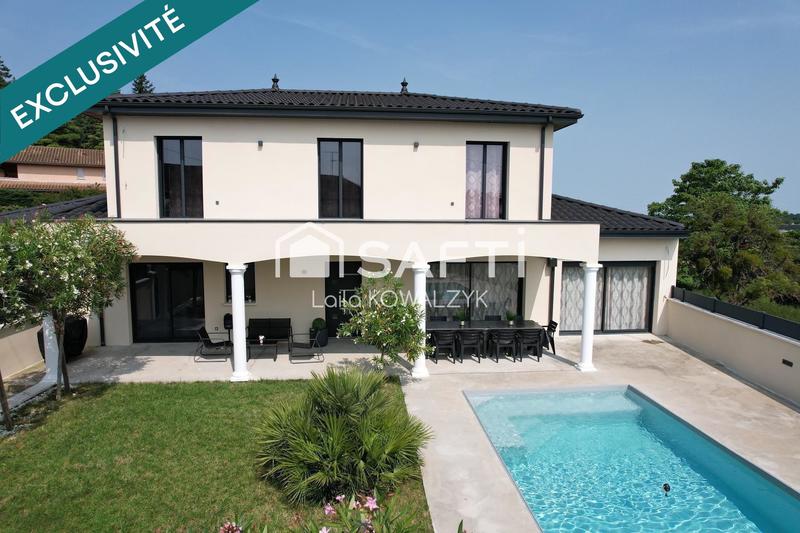 Villa - 200 m² - 12 pièces