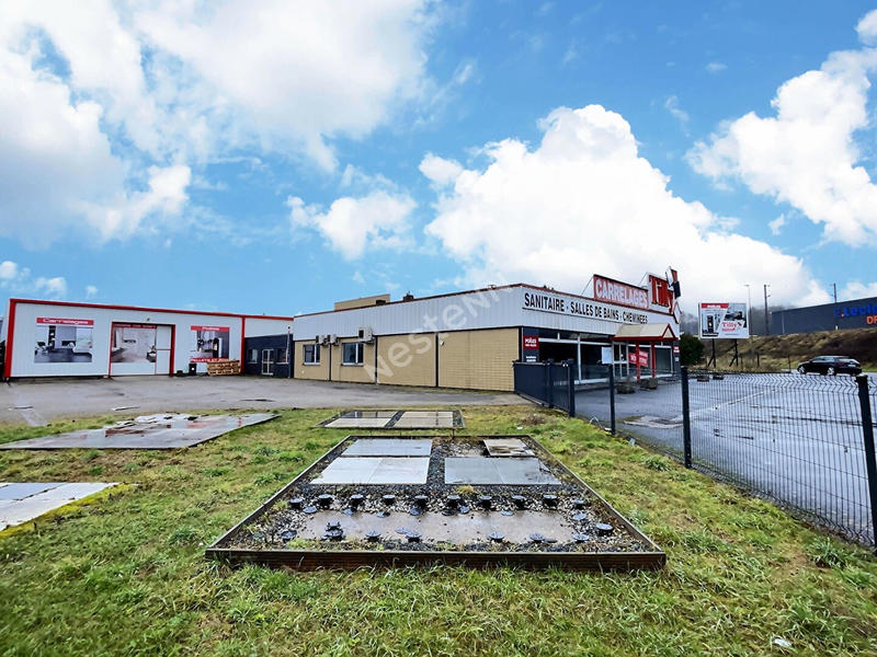 Local commercial - 1 920 m²