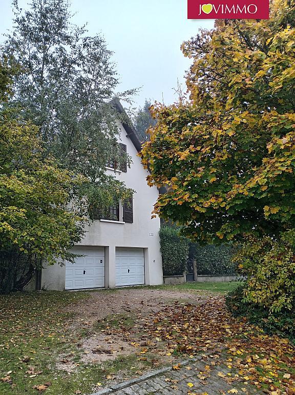 Maison - 305 m² - 10 pièces