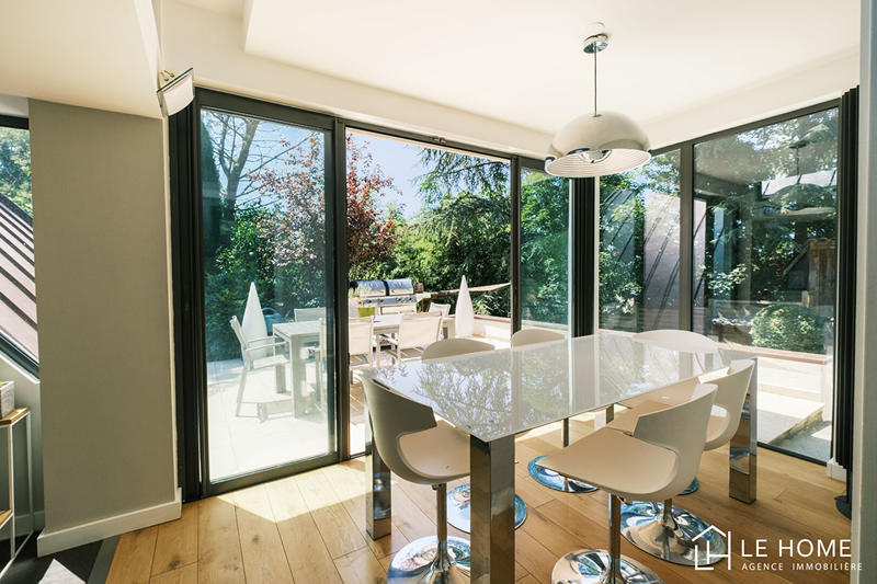 Maison - 260 m² - 7 pièces