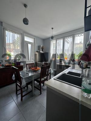 Maison - 95 m² - 5 pièces