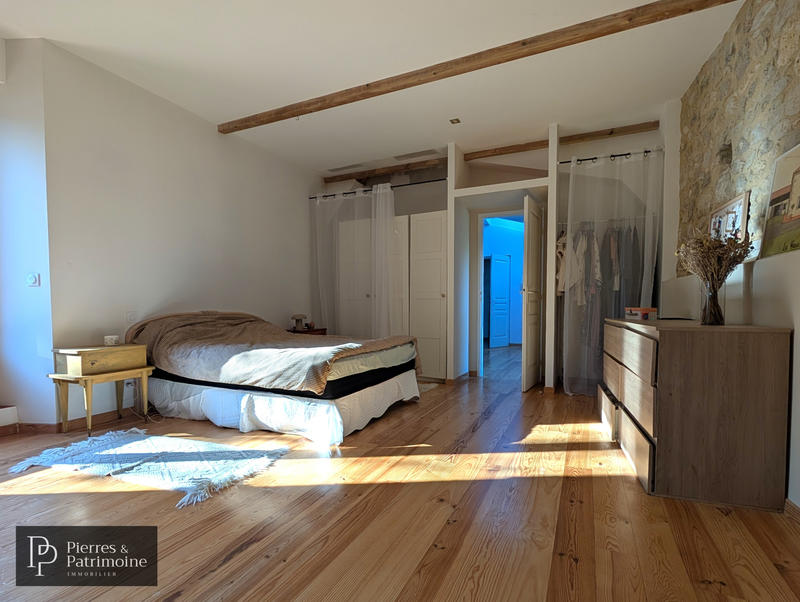 Maison - 290 m² - 10 pièces