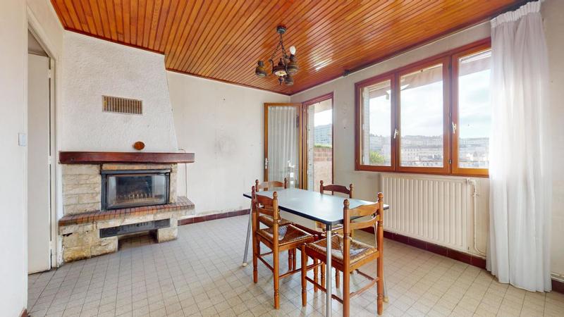 Appartement - 100 m² - 5 pièces