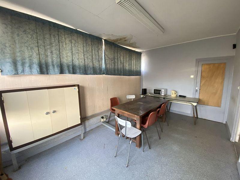 Local commercial - 430 m² - 2 pièces
