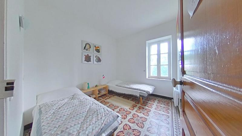 Maison - 402 m² - 16 pièces