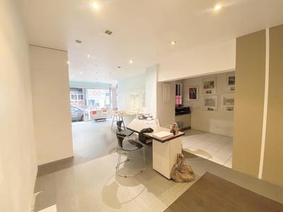 Local commercial - 70 m² - 3 pièces