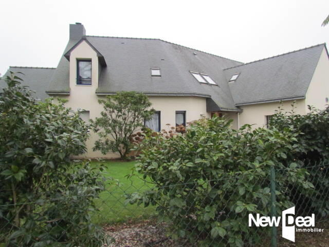 Propriété - 228 m² - 7 pièces