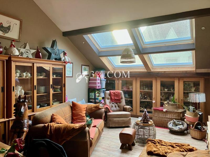 Maison - 225 m² - 8 pièces