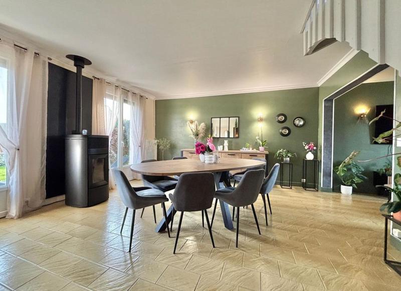 Maison traditionnelle - 109 m² - 4 pièces