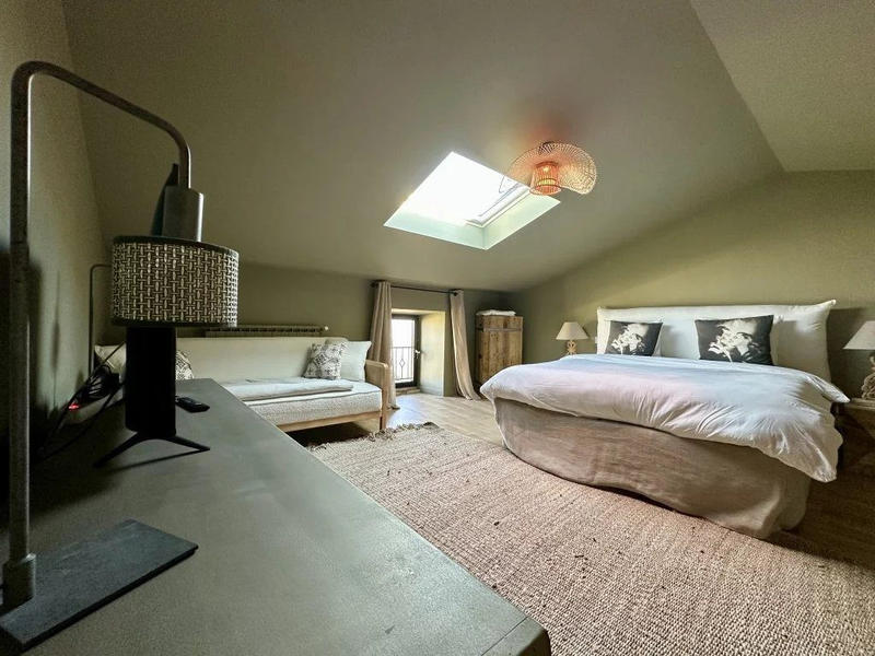 Maison - 207 m² - 9 pièces