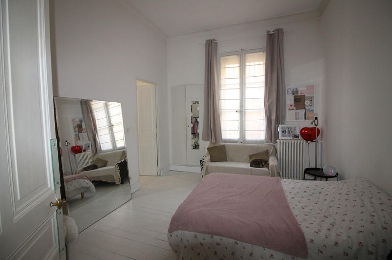 Maison - 250 m² - 9 pièces