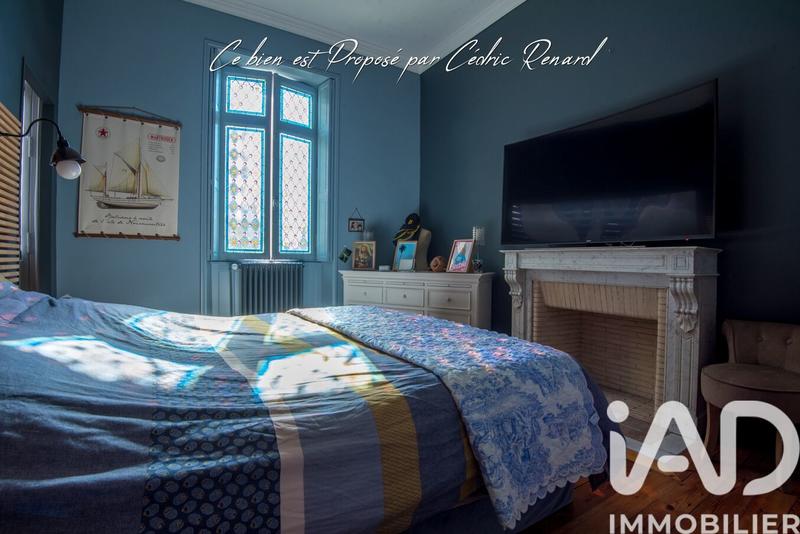 Maison - 225 m² - 10 pièces