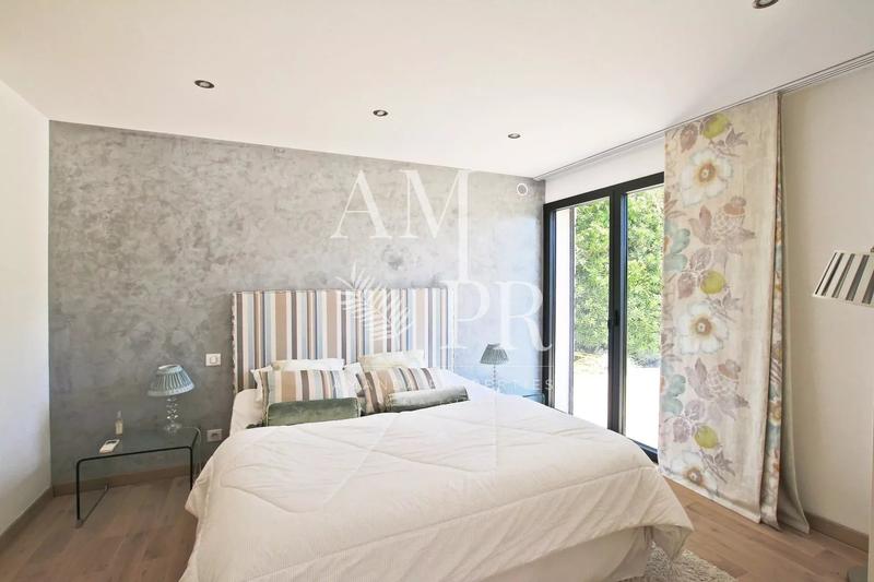 Villa - 230 m² - 8 pièces