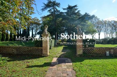 Manoir - 1 300 m² - 23 pièces