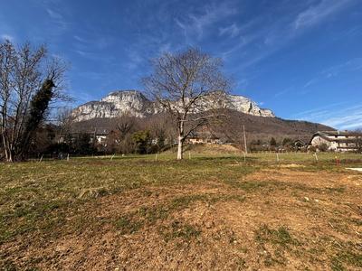 Terrain constructible - 647 m²