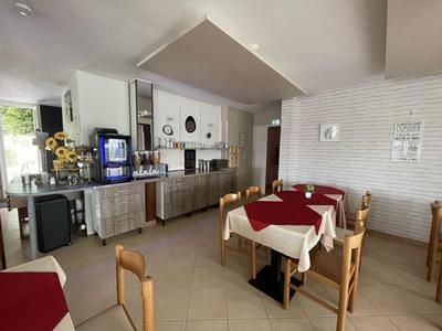 Local commercial - 1 260 m²