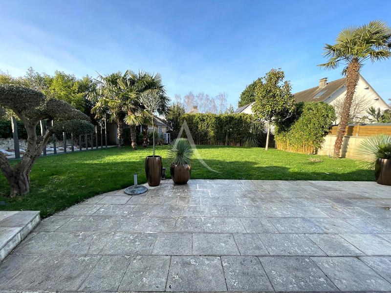 Maison - 190 m² - 8 pièces