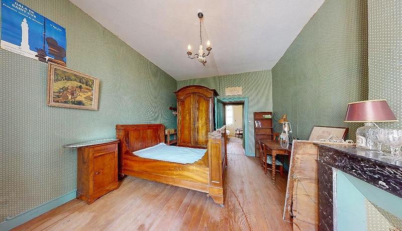 Maison traditionnelle - 315 m² - 12 pièces