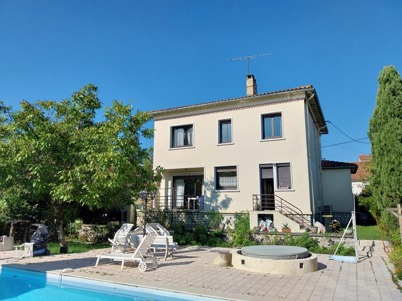 Maison - 172 m² - 7 pièces