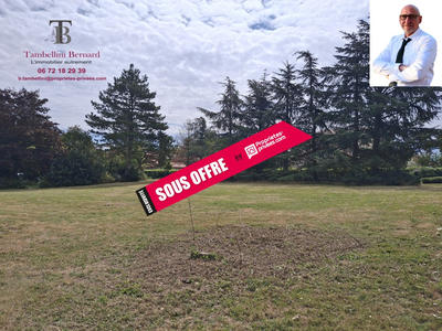 Terrain constructible - 798 m²