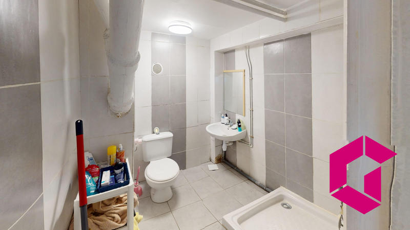 Maison - 221 m² - 8 pièces