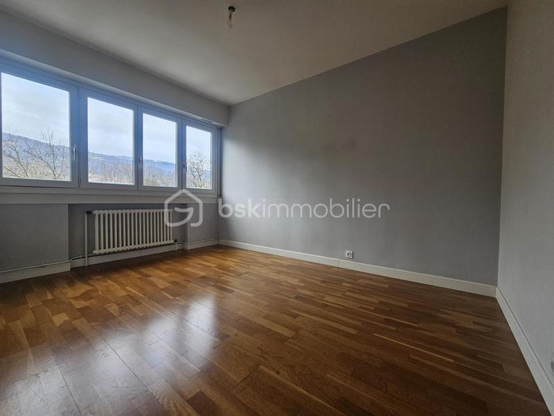 Appartement - 95 m² - 4 pièces