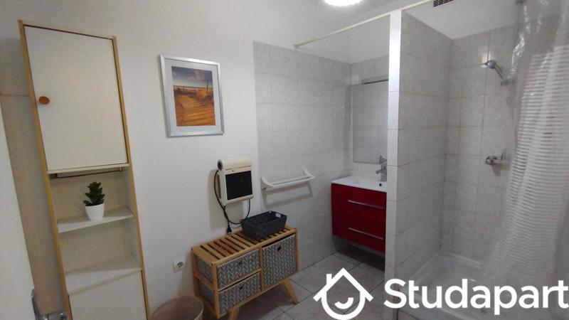 Chambre - 11 m² - 1 pièce