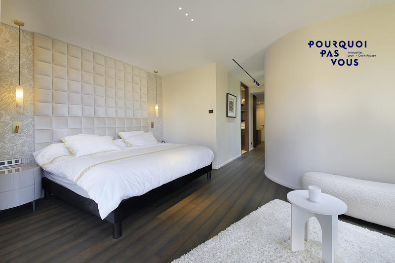 Maison - 360 m² - 6 pièces