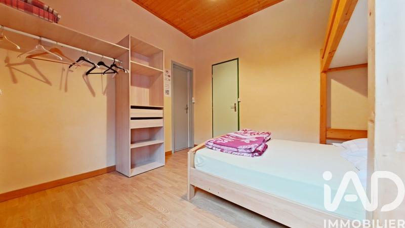 Maison - 891 m² - 15 pièces