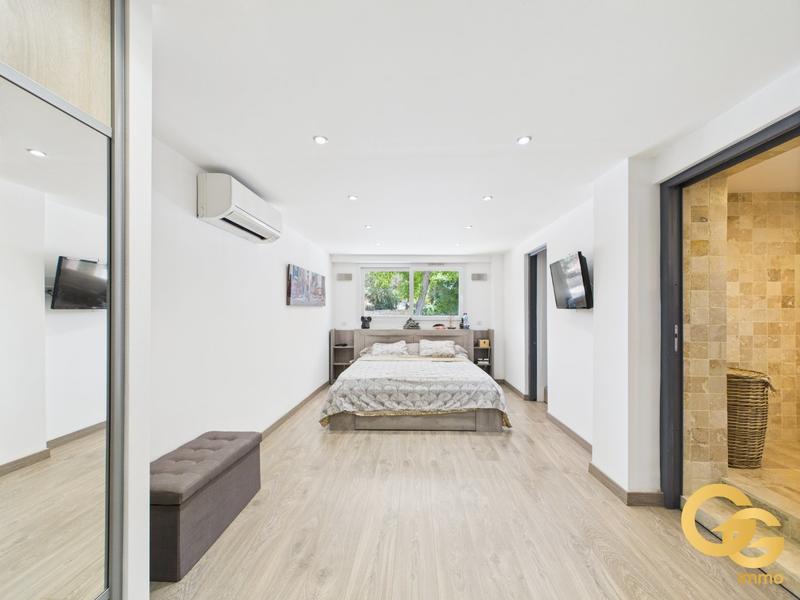 Maison - 194 m² - 7 pièces