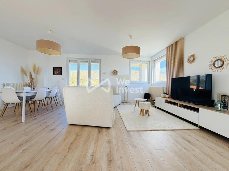 Maison - 182 m² - 9 pièces