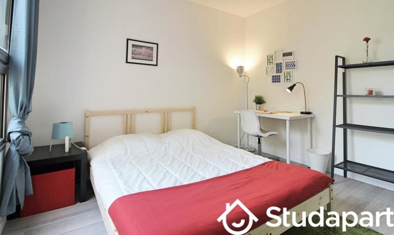 Chambre - 11 m² - 1 pièce