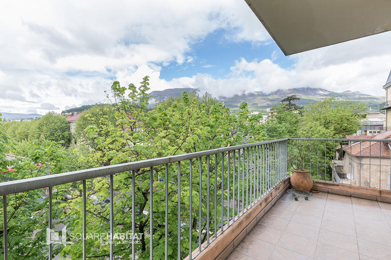 Appartement - 84 m² - 4 pièces