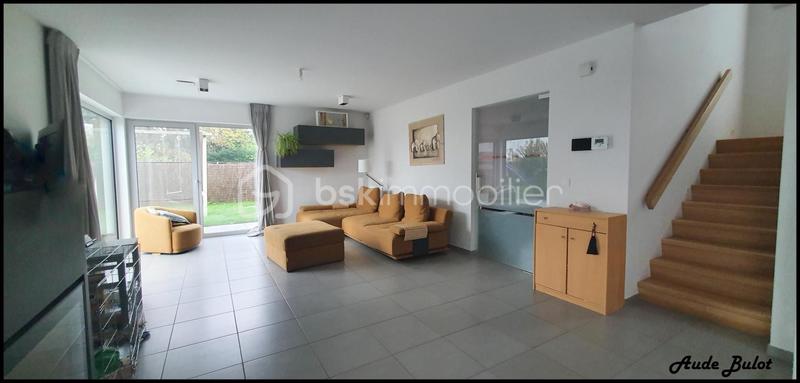 Maison - 240 m² - 8 pièces