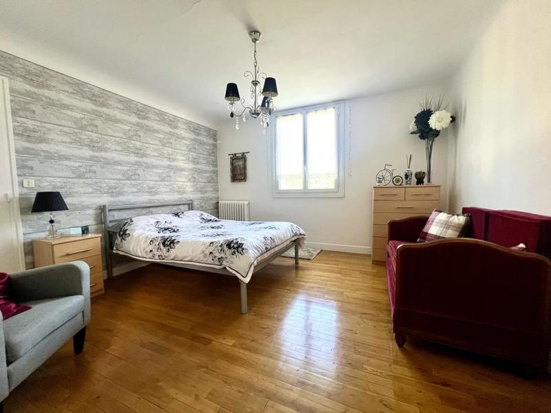 Maison - 146 m² - 9 pièces