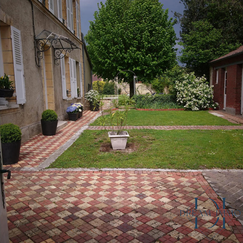 Maison - 143 m² - 5 pièces